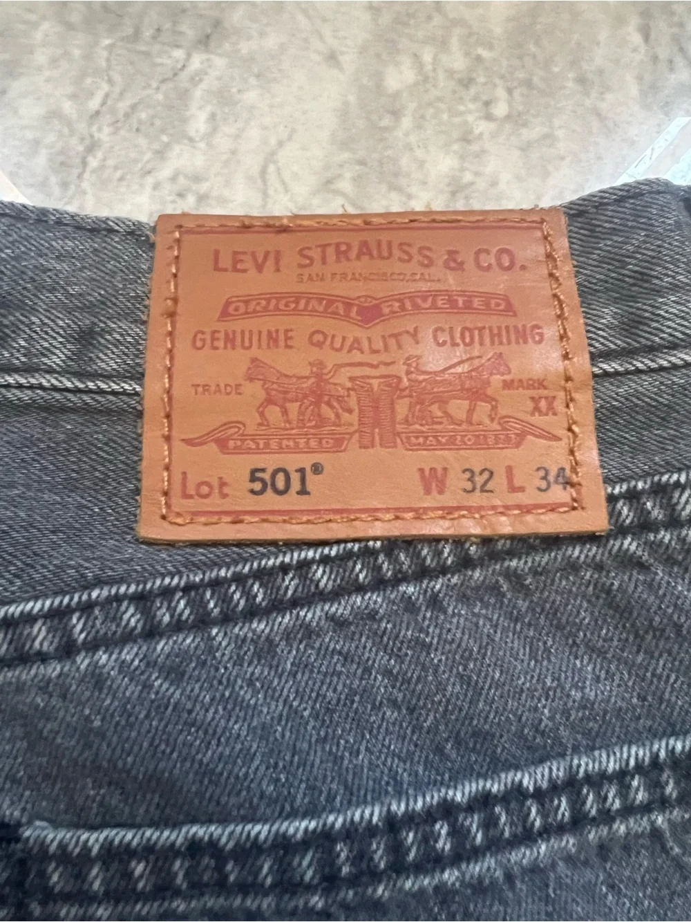 Levi's 501 Original Fit Jeans Mens 32x34 Faded Black Straight Leg Button Fly ‘93